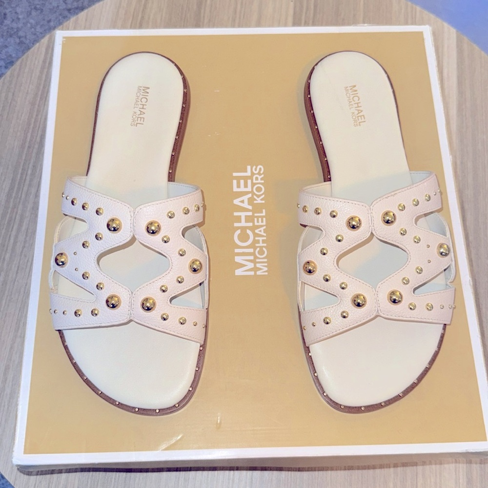 Michael Kors Annalee brand Cream. New.